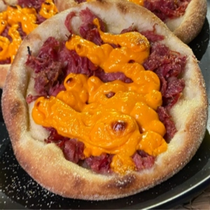 ESFIHA - CARNE SECA C/ CHEDDAR